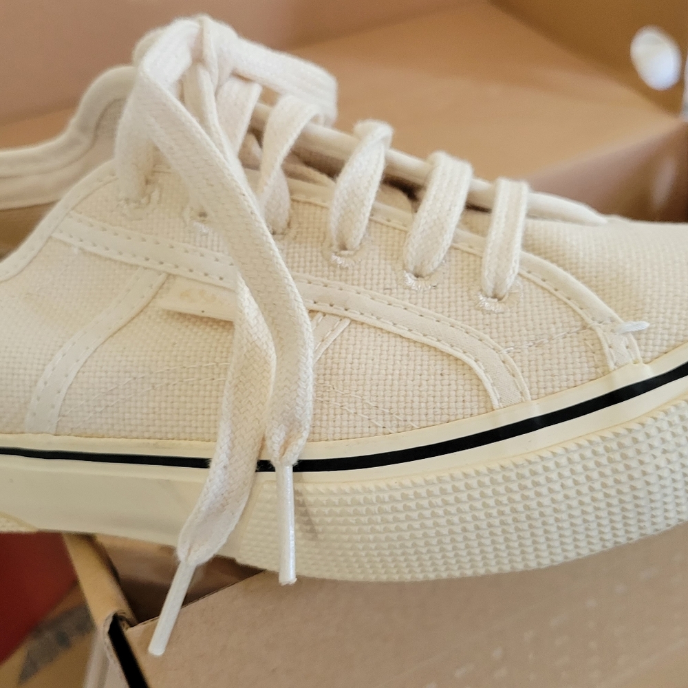 Superga 2490 Bold Organic Canvas Euro 37  but US 6.5 ( fits tight on size 7)